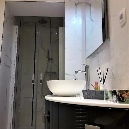 Ena Апартаменти Задар