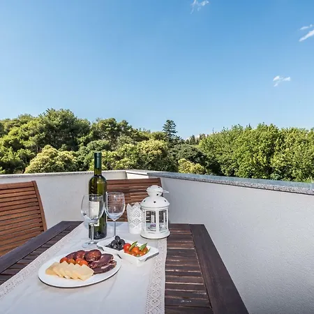 Ena Апартаменти *