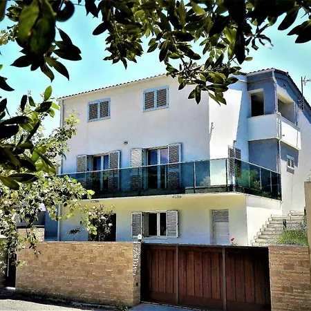 Ena * Zadar