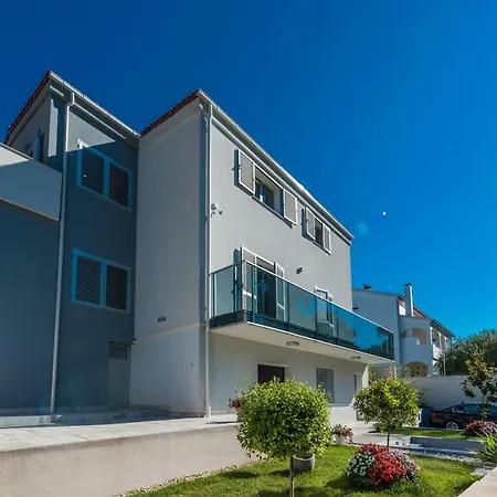 Ena Apartment