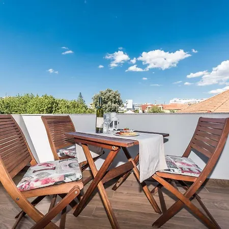 Ena Apartment *